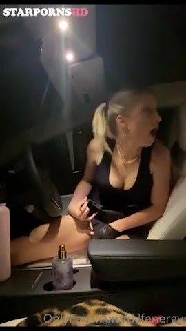 Bella Rome Masturbate in car Onlyfans Leak